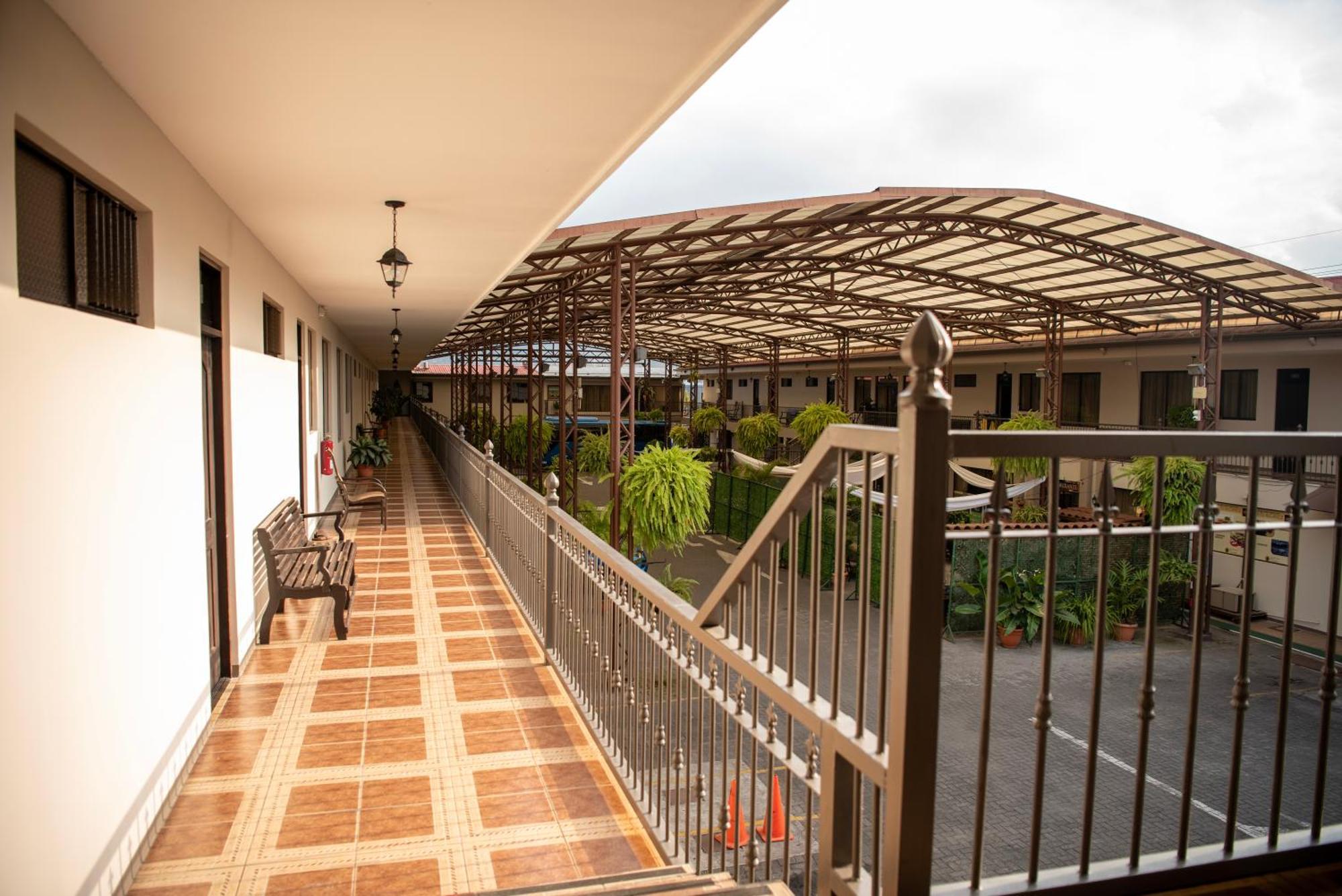 Hotel Y Restaurante El Guarco Cartago Buitenkant foto