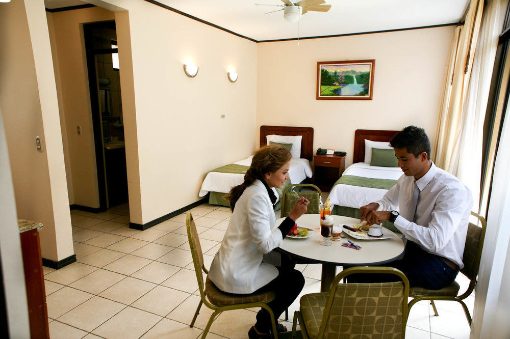 Hotel Y Restaurante El Guarco Cartago Buitenkant foto